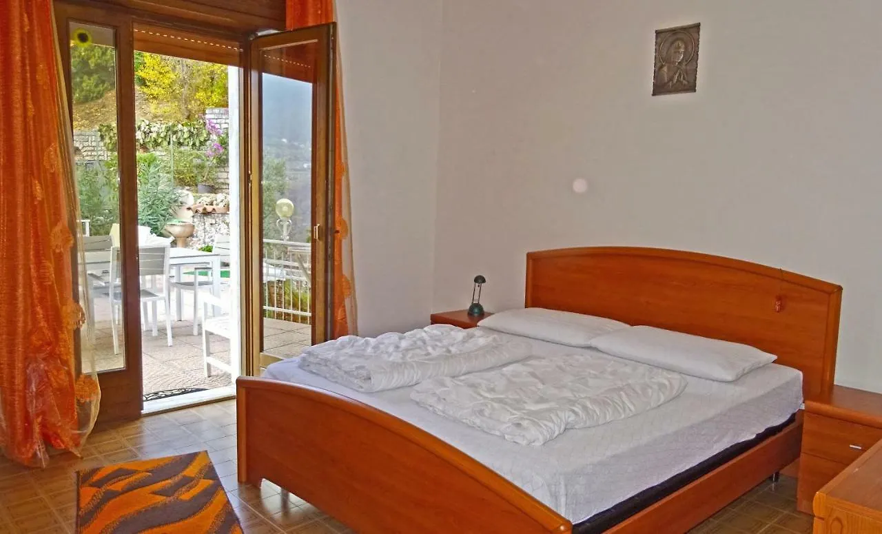 Holiday home Casa Piccini Garden By Gardadomusmea Villa Pieve